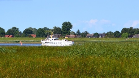 MS Adler II ab Tönning & dem Eidersperrwerk